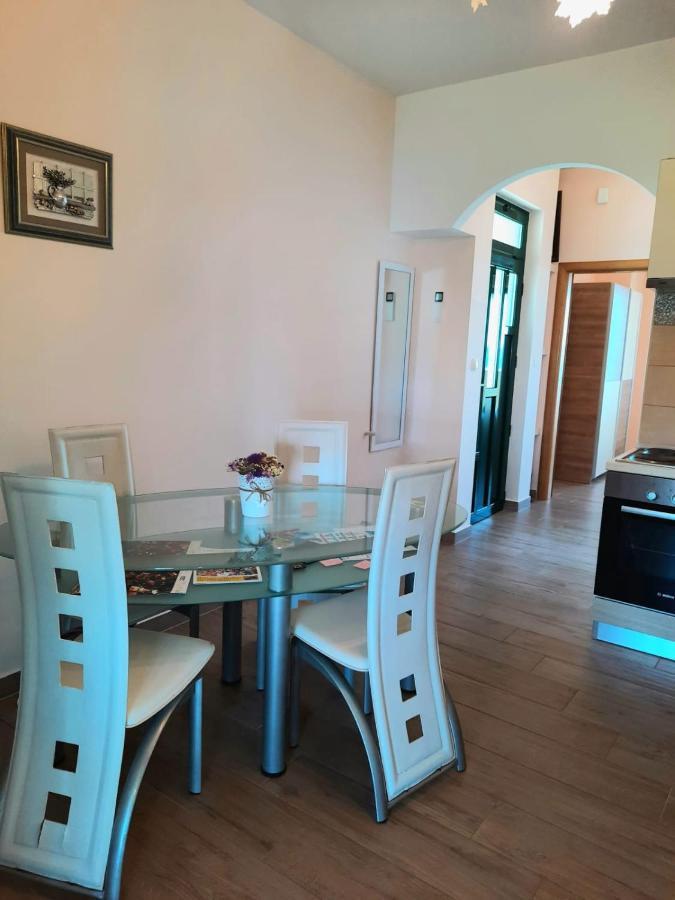 Apartman Barbir Sukošan Екстериор снимка