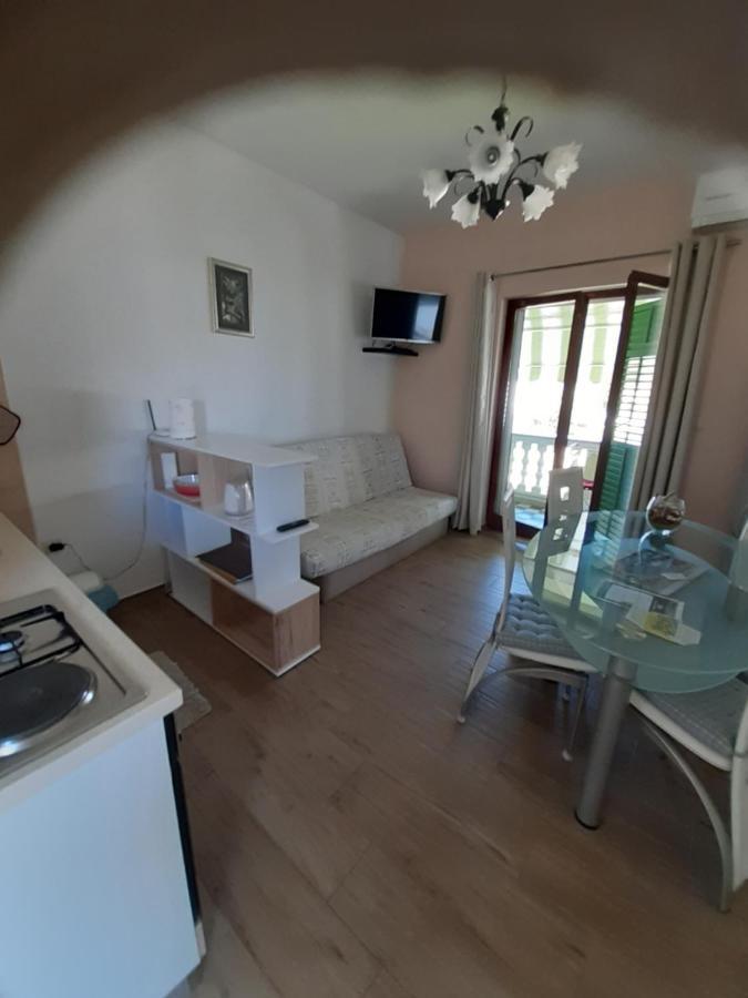 Apartman Barbir Sukošan Екстериор снимка